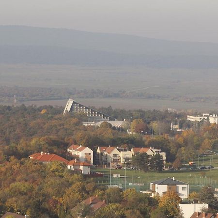 Superb Apartment With Incredible View At The Best Location Veszprém Kültér fotó